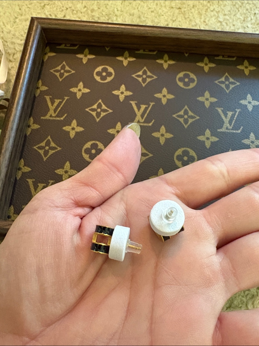 Black and Gold 'H' Earrings - Picture 2 of 4